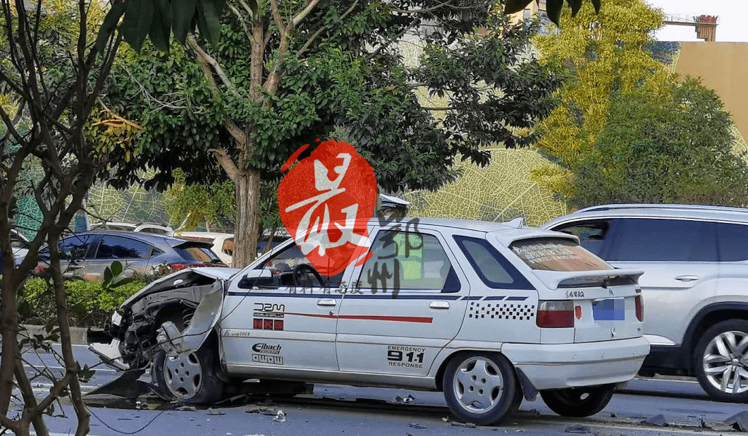 最新鄂州車(chē)禍?zhǔn)录疃冉馕雠c報(bào)道